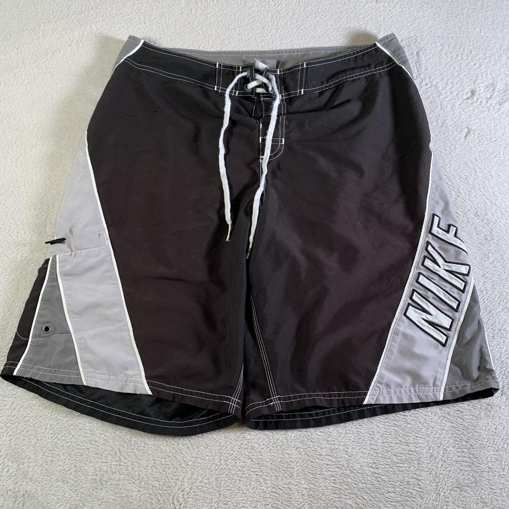 VTG Nike Board Shorts Mens 34 Black Gray Colorblock Swim Trunks Pocket Side Logo